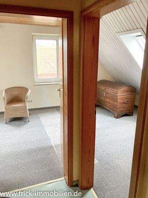 32-Doppel-Giebelzimmer DG links.JPG