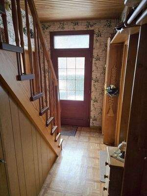 Flur mit Eingangstür