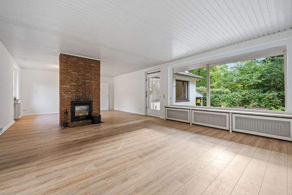 Wohnzimmer mit Kamin