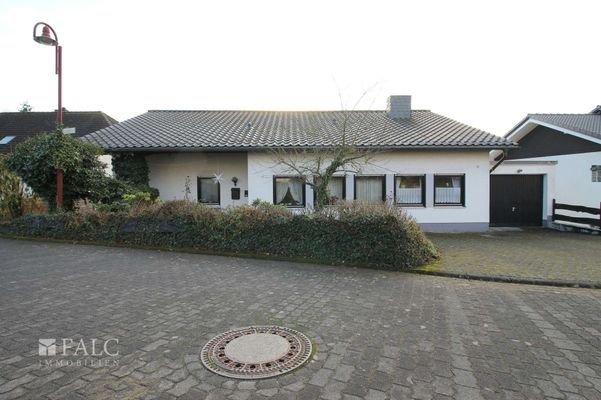 Straßenansicht