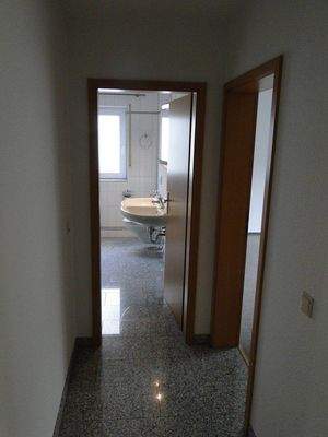 Diele, Bad + Schlafzimmer 2