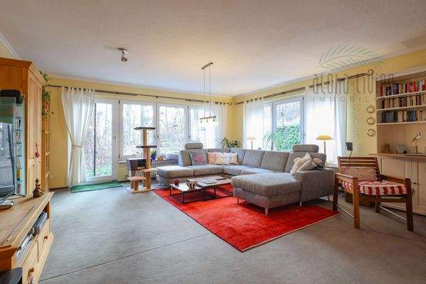 Living room (ground floor)