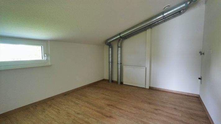 Stauraum mit Waschmaschinenplatz