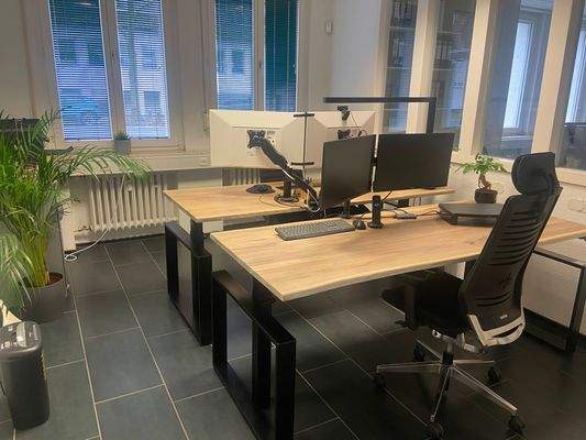 Büroraum möbliert