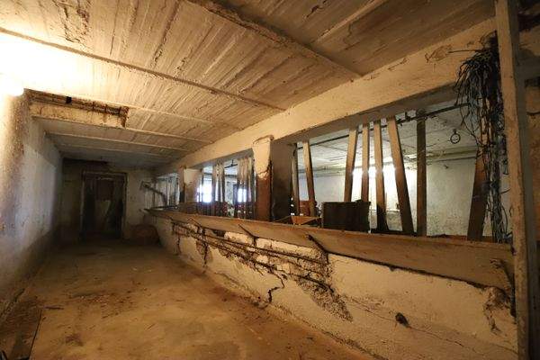 Ökonomiegebäude mit Stallungen