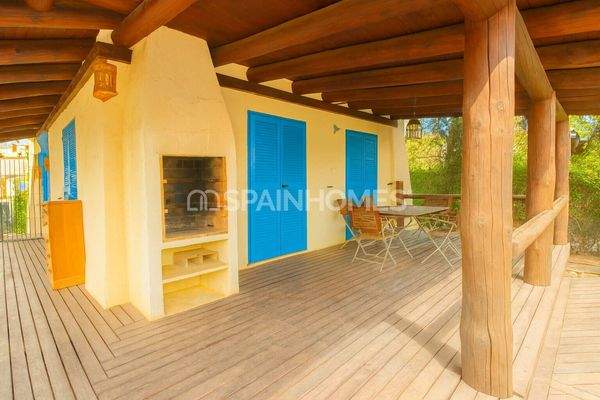 4 Bedroom House with Private Pool Near the Beach in Almeria