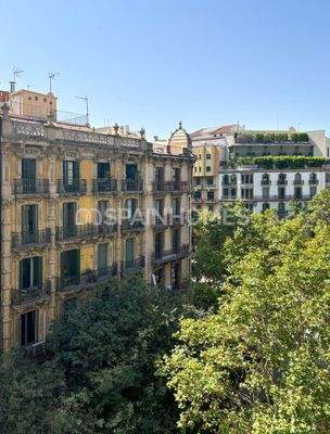 Renovated Flat in a Prime Location in Eixample Barcelona
