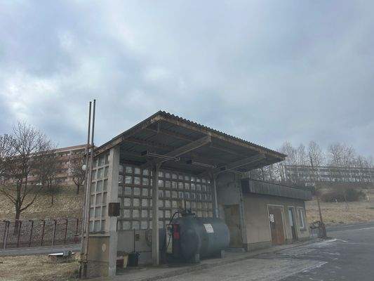 Ehemaliges Pförtnerhaus mit Tankstelle