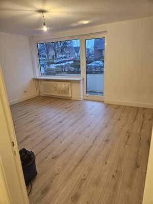 Zimmer Blickrichtung Balkon