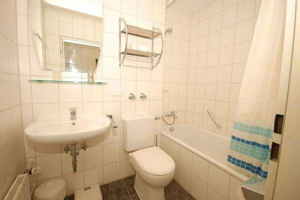 Badezimmer mit Wanne