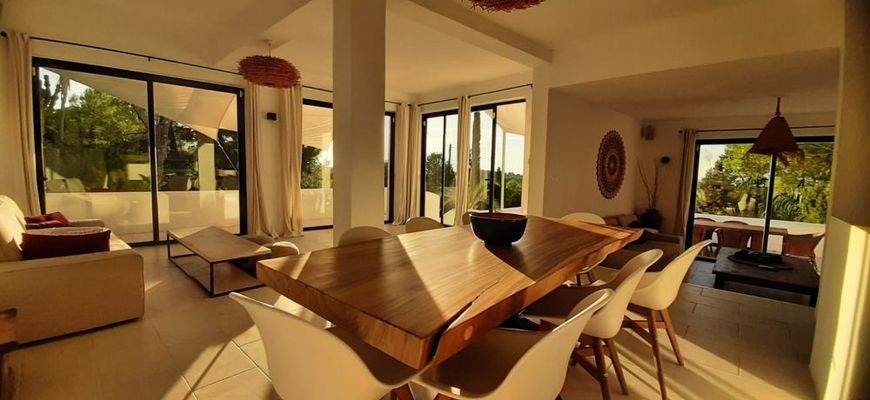 Wohnzimmer bei Sonnenuntergang