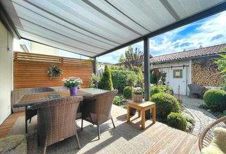 Sonnenterrasse mit tollem Blick in den Garten