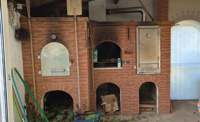 Terrasse mit Pizzaofen - EG