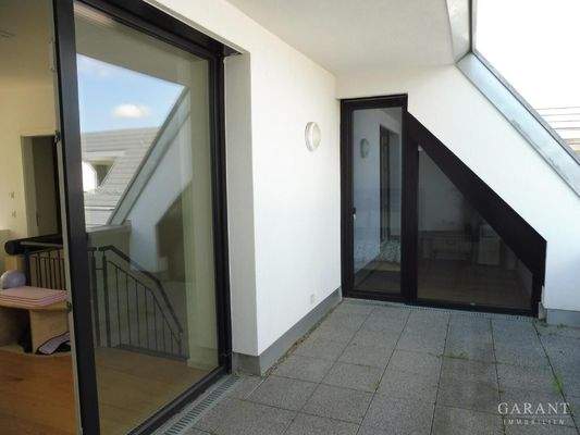 12 OG-Loggia mit SZ-Zugang