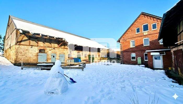 Haupthaus / Stallgebäude / Garagen + Werkstatt