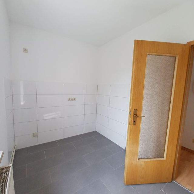 Sehr schöne helle 2 Raum Wohnung ab sofort in Lichtentanne zu vermieten - Foto 5