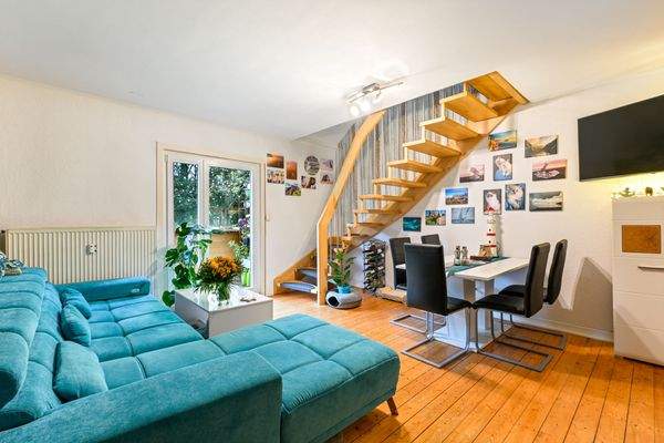 Wohnen mit Aufgang Treppe ins Dachgeschoss