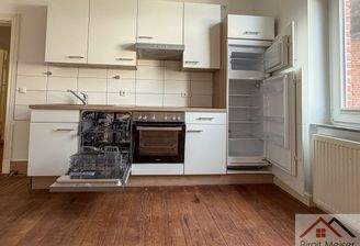 Einbauküche mit Geräten