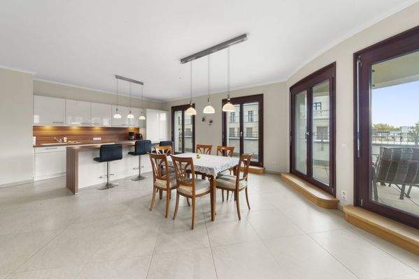 Fußbodenheizung in der gesamten Wohnung unter der zeitlos schönen Steinzeugfliese