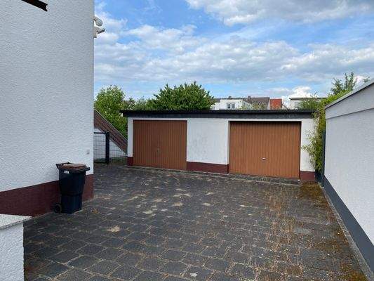 Außen - Abstellplätze - Doppelgarage 