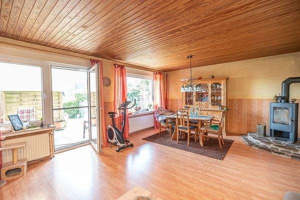 Wohn-/Esszimmer (linke Haushälfte)