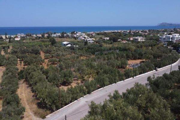 Kreta, Maleme: Ruhige zweistöckige Villa mit Meerblick zu verkaufen