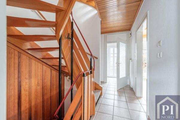 Treppe ins Obergeschoss