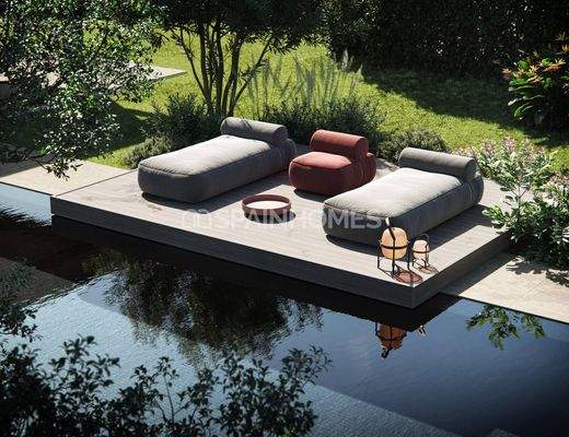 Lands with Building License Near the Beach in Estepona