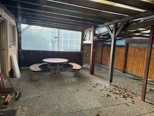 überdachte Terrasse