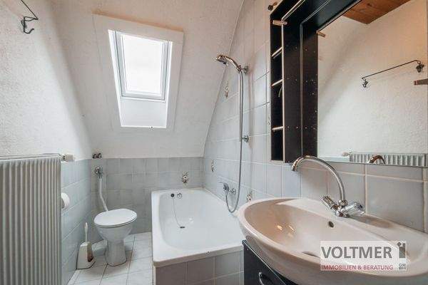 Haus 11 DG Tageslichtbad