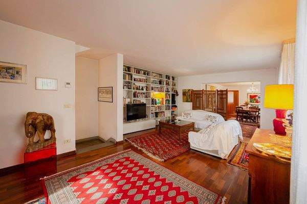 Eckhaus in Udine in der Via Grazzano