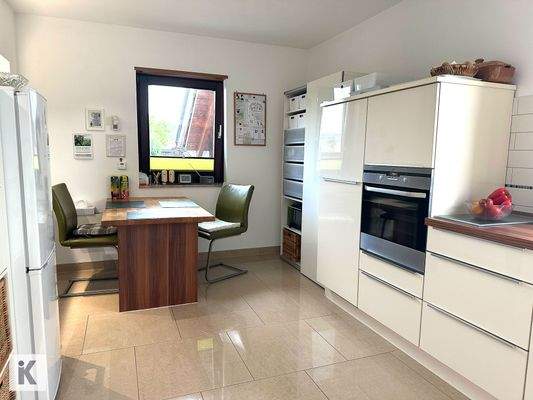 Küche mit Sitzplatz OG