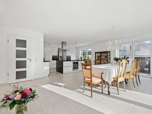 Küche und Essbereich EG