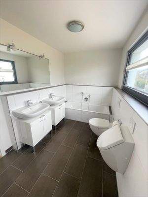 Modernes Tageslichtbad OG