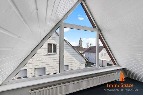 XL-Fensterfront im Dachgeschoss