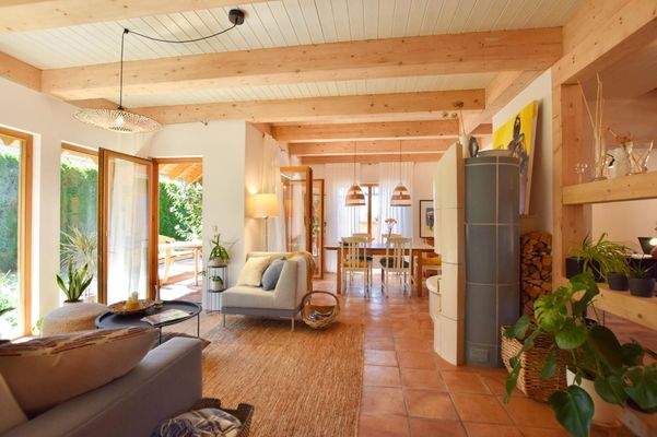 Lichtdurchfluteter und offener Wohnbereich