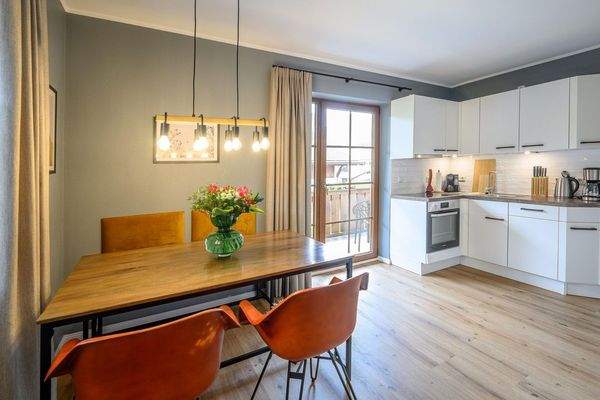 Kochen / Essen / Balkonzugang 