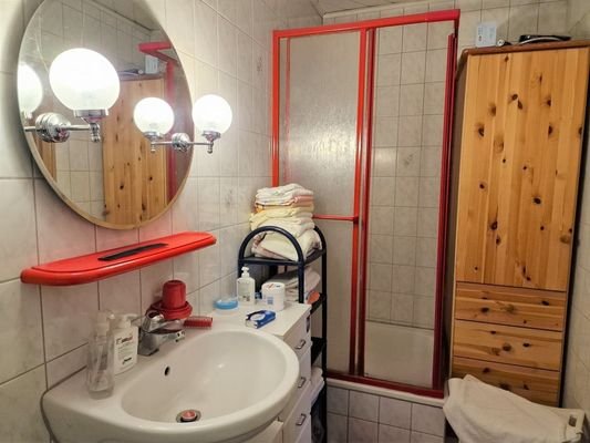DG/ Einliegerwohnung - Badezimmer mit Dusche