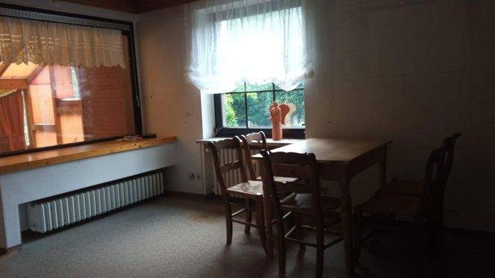 Esszi. m. Dg zu Küche+Winterg