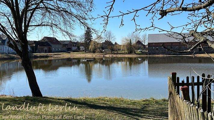 Badeteich im Dorf.jpg