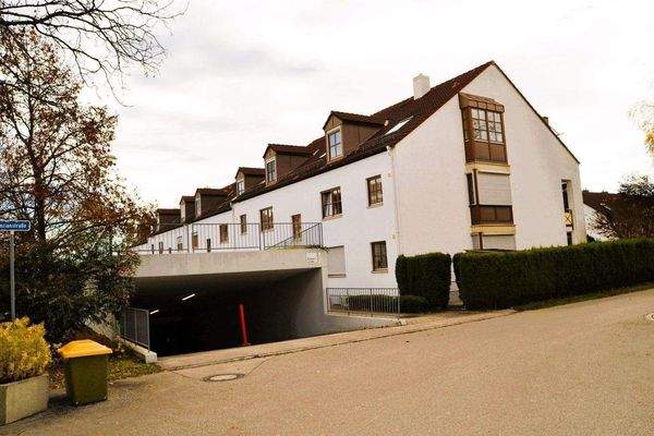 Hausansicht mit TG Einfahrt