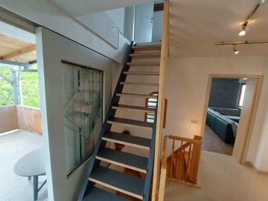 31 Treppe zum DG