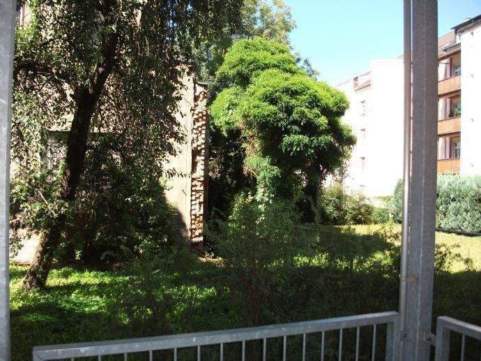Modernes LAMINAT ! gemütliche 3 -Raum-Wohnung in zentraler Lage mit Balkon und Dusche