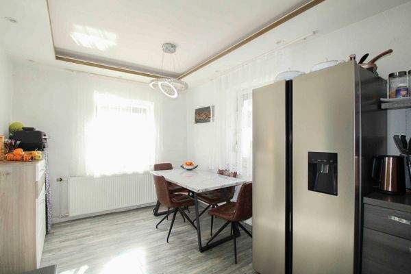 Küche mit Essbereich