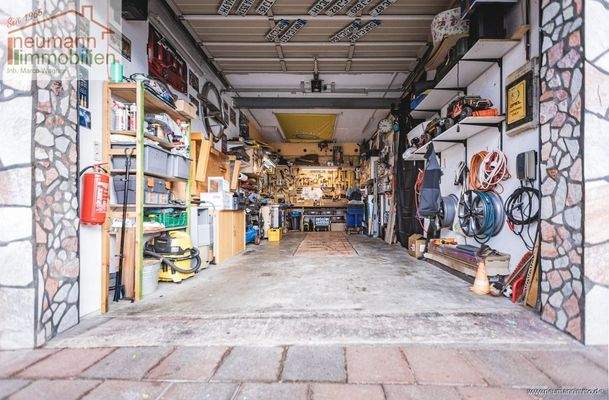 Garage Rechts mit Grube