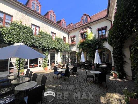 21 Gastgarten_Innenhof