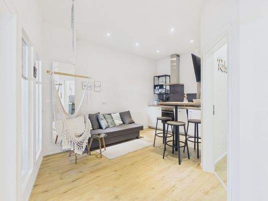 CAM01223G0-PR0192-STILL056