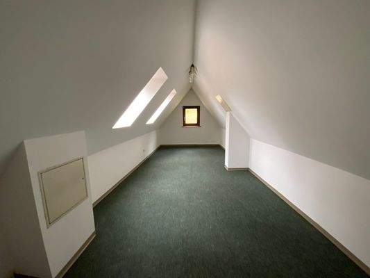Spitzboden - Wohnung DG