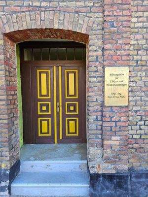 Hauseingang Neue Tor Str..jpg