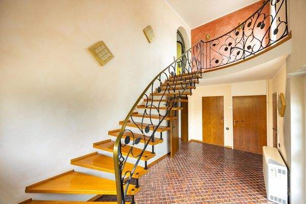 UG: Eingangsdiele, Treppenhaus